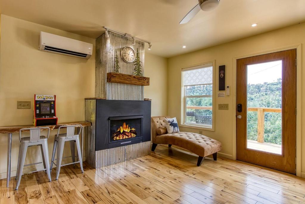 Key Lime Pie, Hot Tub,Wifi, 1089 Free Tickets Each Paid Day, Dollywood And More Gatlinburg Exterior photo